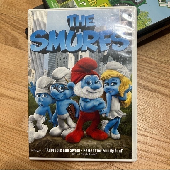 The Smurfs DVD Movie - Picture 2 of 5